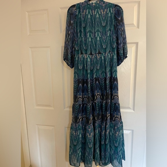 Madison Tara Elegant Blue and Green 3/4 sleeve modest Patterned Dress size 10 - Picture 9 of 12